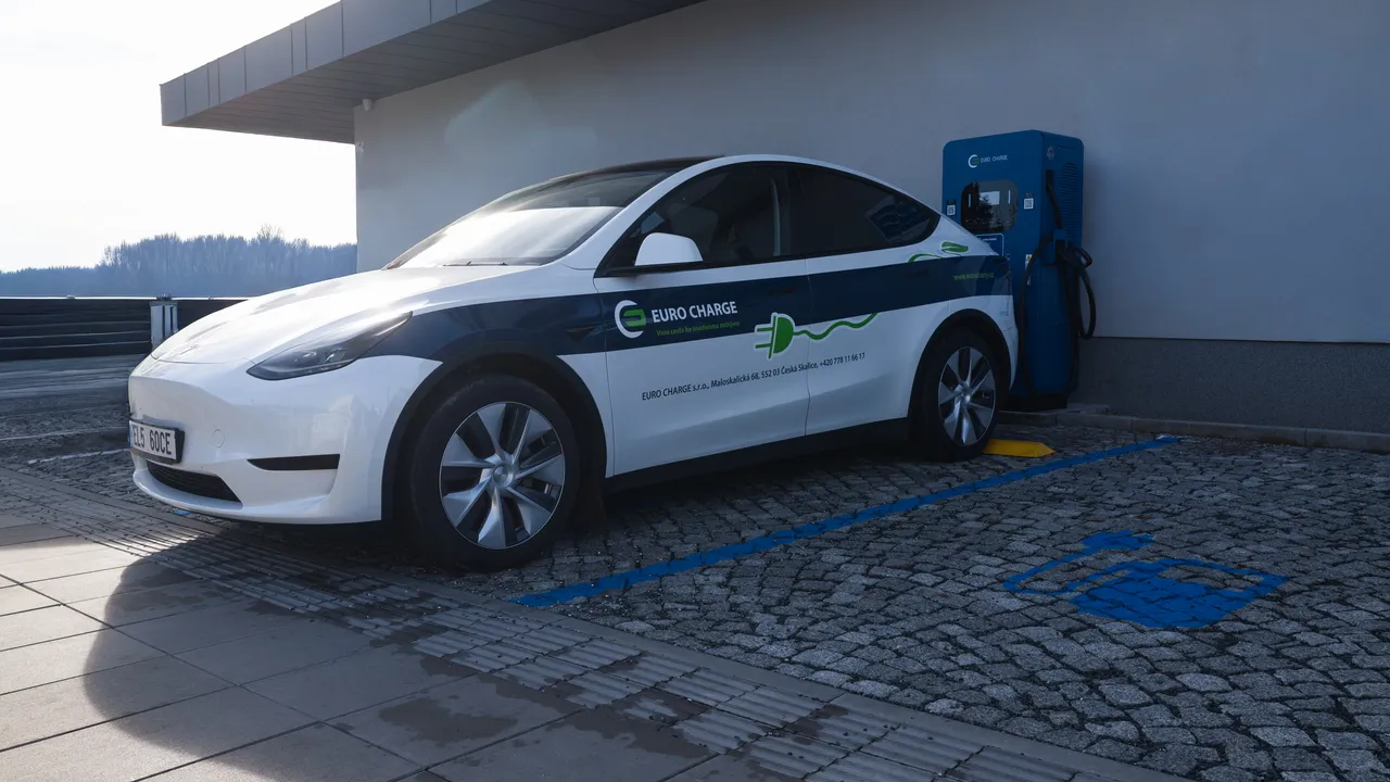 Podniky v oblasti vozového parku elektrických vozidel: nabíjení EURO CHARGE
