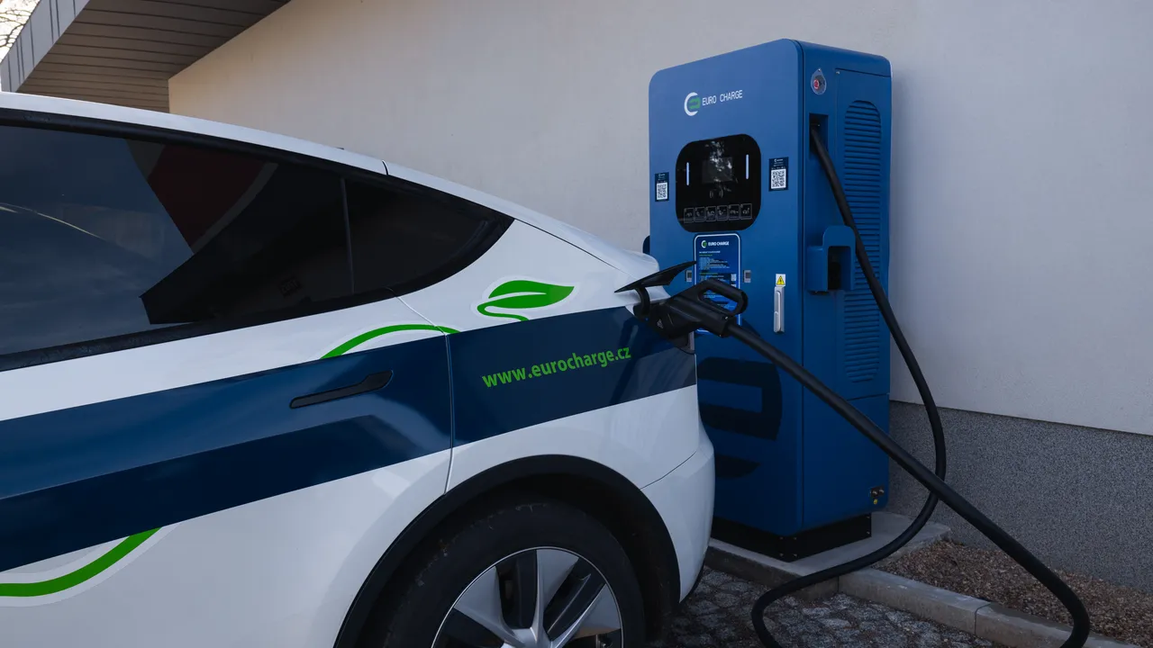 Obchodní domy, nákupní centra: nabíjení EURO CHARGE