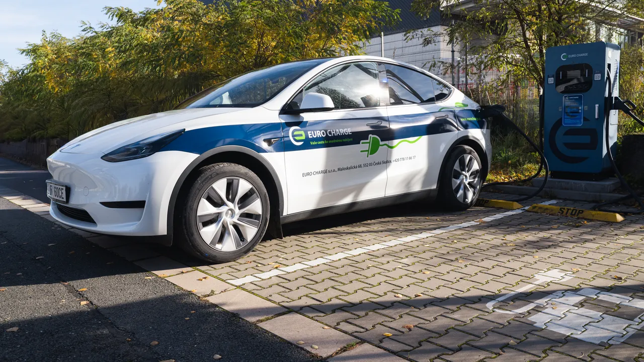 Restaurace, kavárny, bistra: nabíjení EURO CHARGE